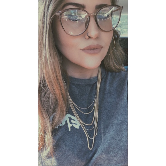 Meet Your Posher! Jesse 🖤 - Picture 11 of 11